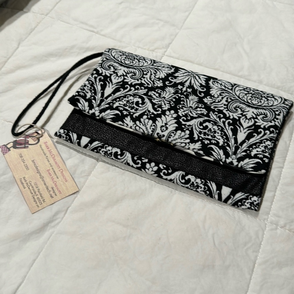 NWT purse envelope style cloth